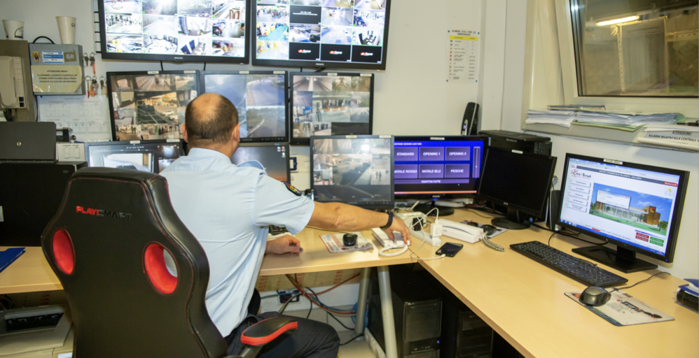 Legname per esterni e interni, per pavimenti e strutture edili esterne in pronta consegna